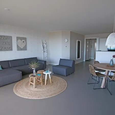 Apartment Boulevard *