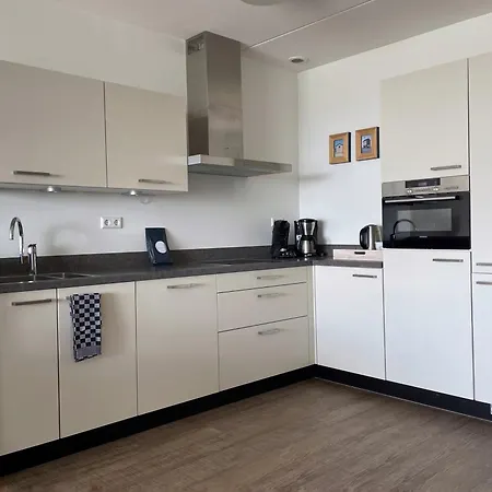 Boulevard Apartment *
