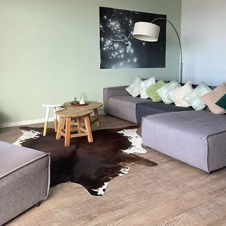 Apartment Boulevard *