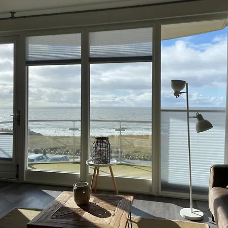 Boulevard Apartment *