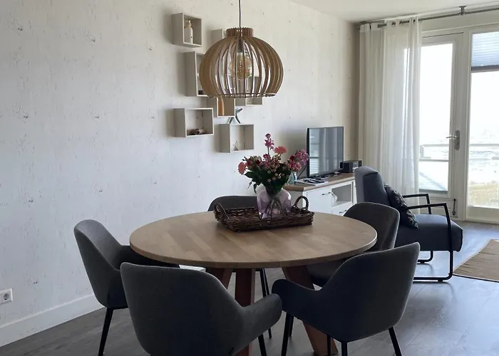 Apartment Boulevard *