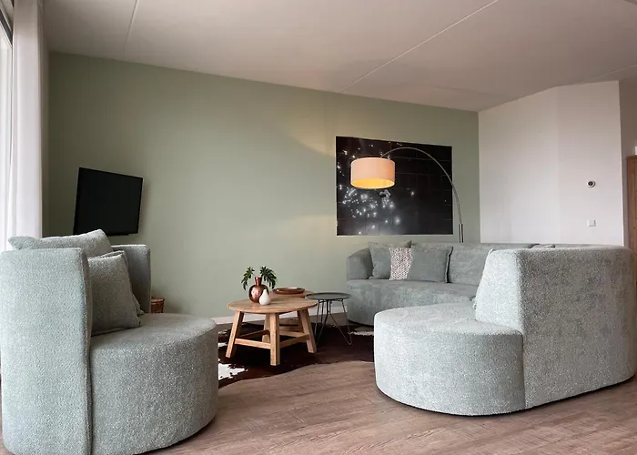 Apartment Boulevard *